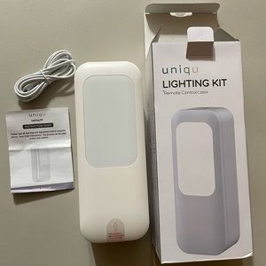 Uniqu lighting kit.